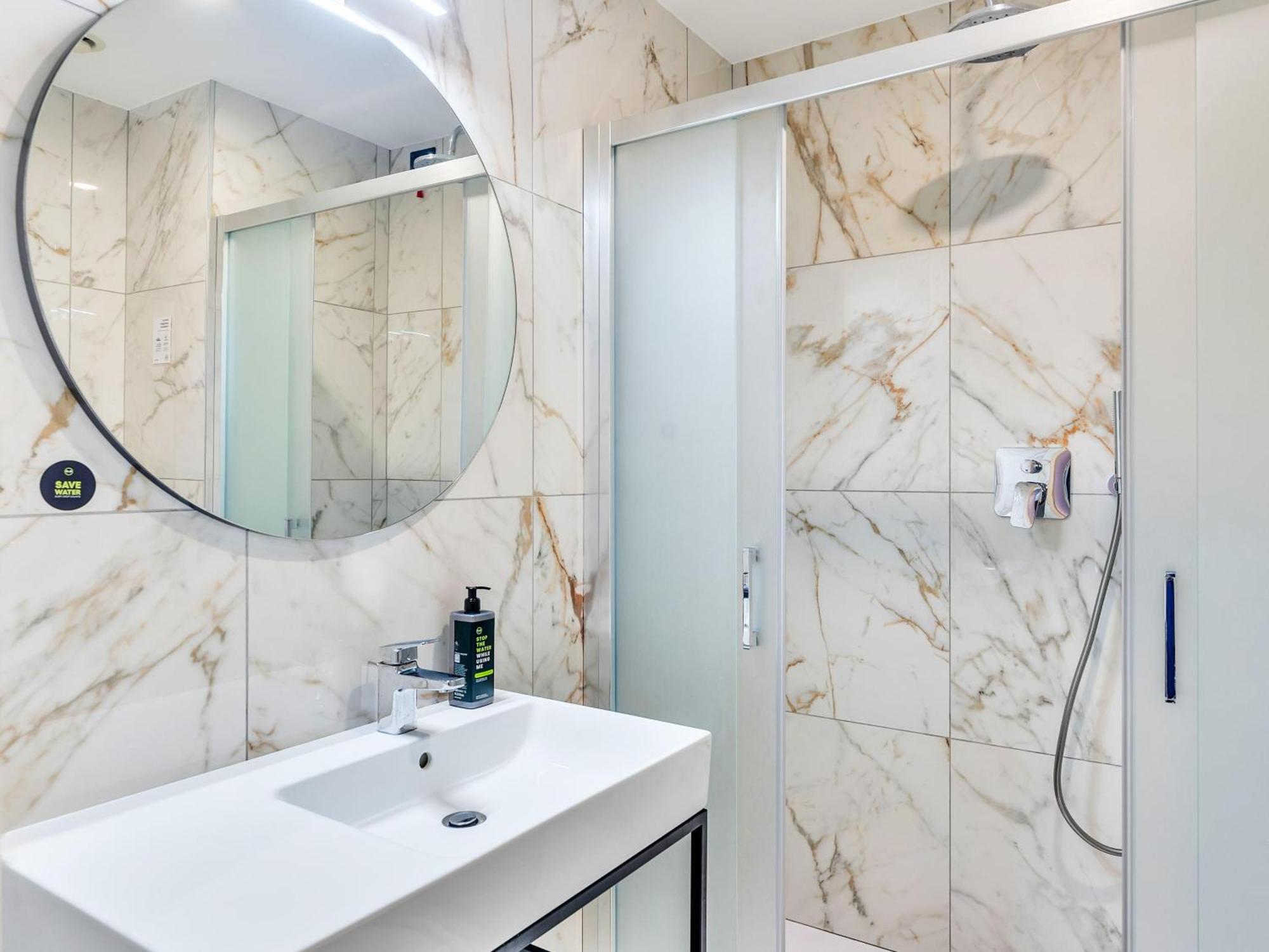 Double Room,1742610585:JPEG